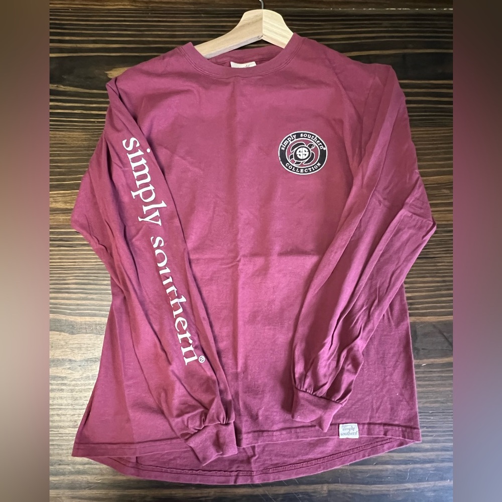 Simply Southern Burgundy Logo Tee with sunflower turtle on the back